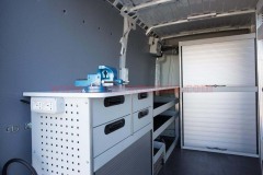 Allestimento Scaffalature per Fiat Ducato, Peugeot Boxer, Citroën Jumper, Mercedes Sprinter, Volkswagen Crafter, Renault Master, Iveco Daily, Nissan NV400, Opel Movano, Ford Transit, Fiat Doblo, Renault Trafic, Nissan Interstar, Ford Custom, Nissan NV2500, Volkswagen Transporter, Toyota Proace, Mercedes Vito.