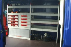 Allestimento Scaffalature per Fiat Ducato, Peugeot Boxer, Citroën Jumper, Mercedes Sprinter, Volkswagen Crafter, Renault Master, Iveco Daily, Nissan NV400, Opel Movano, Ford Transit, Fiat Doblo, Renault Trafic, Nissan Interstar, Ford Custom, Nissan NV2500, Volkswagen Transporter, Toyota Proace, Mercedes Vito.