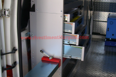 Allestimento Scaffalature per Fiat Ducato, Peugeot Boxer, Citroën Jumper, Mercedes Sprinter, Volkswagen Crafter, Renault Master, Iveco Daily, Nissan NV400, Opel Movano, Ford Transit, Fiat Doblo, Renault Trafic, Nissan Interstar, Ford Custom, Nissan NV2500, Volkswagen Transporter, Toyota Proace, Mercedes Vito.