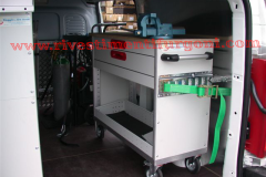Allestimento Scaffalature per Fiat Ducato, Peugeot Boxer, Citroën Jumper, Mercedes Sprinter, Volkswagen Crafter, Renault Master, Iveco Daily, Nissan NV400, Opel Movano, Ford Transit, Fiat Doblo, Renault Trafic, Nissan Interstar, Ford Custom, Nissan NV2500, Volkswagen Transporter, Toyota Proace, Mercedes Vito.