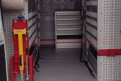 Allestimento Scaffalature per Fiat Ducato, Peugeot Boxer, Citroën Jumper, Mercedes Sprinter, Volkswagen Crafter, Renault Master, Iveco Daily, Nissan NV400, Opel Movano, Ford Transit, Fiat Doblo, Renault Trafic, Nissan Interstar, Ford Custom, Nissan NV2500, Volkswagen Transporter, Toyota Proace, Mercedes Vito.