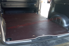 Allestimento veicoli pianali e rivestimenti per furgoni come Fiat Ducato, Peugeot Boxer, Citroën Jumper, Mercedes Sprinter, Volkswagen Crafter, Renault Master, Iveco Daily, Nissan NV400, Opel Movano e Ford Transit.