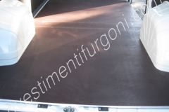 Allestimento veicoli pianali e rivestimenti per furgoni come Fiat Ducato, Peugeot Boxer, Citroën Jumper, Mercedes Sprinter, Volkswagen Crafter, Renault Master, Iveco Daily, Nissan NV400, Opel Movano e Ford Transit.