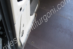 Allestimento veicoli pianali e rivestimenti per furgoni come Fiat Ducato, Peugeot Boxer, Citroën Jumper, Mercedes Sprinter, Volkswagen Crafter, Renault Master, Iveco Daily, Nissan NV400, Opel Movano e Ford Transit.