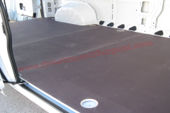 Allestimento veicoli pianali e rivestimenti per furgoni come Fiat Ducato, Peugeot Boxer, Citroën Jumper, Mercedes Sprinter, Volkswagen Crafter, Renault Master, Iveco Daily, Nissan NV400, Opel Movano e Ford Transit.