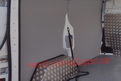 Allestimento veicoli pianali e rivestimenti per furgoni come Fiat Ducato, Peugeot Boxer, Citroën Jumper, Mercedes Sprinter, Volkswagen Crafter, Renault Master, Iveco Daily, Nissan NV400, Opel Movano e Ford Transit.