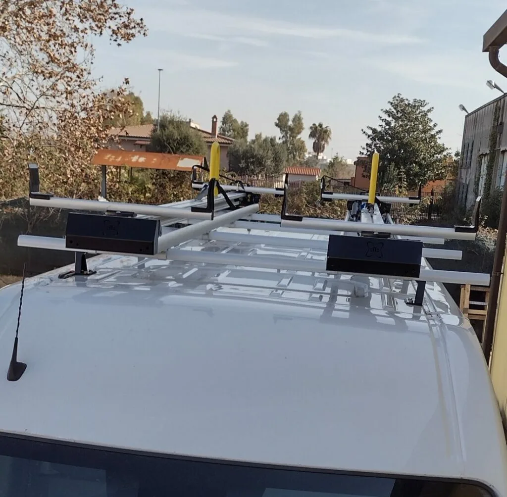 Scaffali per furgoni realizzato su Fiat Talento con sistema di organizzazione utensili per artigiani e installatori
