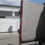 Rampa per furgoni: Pedane per Fiat Ducato, Ford Transit, Mercedes-Benz Sprinter, Volkswagen Crafter, Iveco Daily, Renault Master, Peugeot Boxer, Citroën Jumper, Opel Movano, Fiat Doblo, Ford Transit Connect, Renault Kangoo, Citroën Berlingo, Peugeot Partner, Opel Combo, Toyota Proace City, Fiat Scudo, Citroën Jumpy, Peugeot Expert, Toyota Proace, Opel Vivaro, Renault Trafic, Nissan NV300, Dacia Dokker, Renault Express, Volkswagen Caddy, Volkswagen Transporter, Ford Custom, MAN TGE, Mercedes Vito, Hyundai H350, Nissan NV200, Nissan Primastar, Nissan Interstar e Fiat Talento.