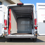 Rampa per furgoni: Pedane per Fiat Ducato, Ford Transit, Mercedes-Benz Sprinter, Volkswagen Crafter, Iveco Daily, Renault Master, Peugeot Boxer, Citroën Jumper, Opel Movano, Fiat Doblo, Ford Transit Connect, Renault Kangoo, Citroën Berlingo, Peugeot Partner, Opel Combo, Toyota Proace City, Fiat Scudo, Citroën Jumpy, Peugeot Expert, Toyota Proace, Opel Vivaro, Renault Trafic, Nissan NV300, Dacia Dokker, Renault Express, Volkswagen Caddy, Volkswagen Transporter, Ford Custom, MAN TGE, Mercedes Vito, Hyundai H350, Nissan NV200, Nissan Primastar, Nissan Interstar e Fiat Talento.