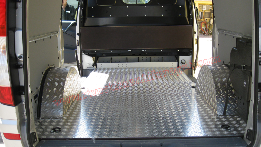Pianale per Fiat Ducato, Ford Transit, Mercedes-Benz Sprinter, Volkswagen Crafter, Iveco Daily, Renault Master, Peugeot Boxer, Citroën Jumper, Opel Movano, Fiat Doblo, Ford Transit Connect, Renault Kangoo, Citroën Berlingo, Peugeot Partner, Opel Combo, Toyota Proace City, Fiat Scudo, Citroën Jumpy, Peugeot Expert, Toyota Proace, Opel Vivaro, Renault Trafic, Nissan NV300, Dacia Dokker, Renault Express, Volkswagen Caddy, Volkswagen Transporter, Ford Custom, MAN TGE, Mercedes Vito, Hyundai H350, Nissan NV200, Nissan Primastar, Nissan Interstar, Fiat Talento