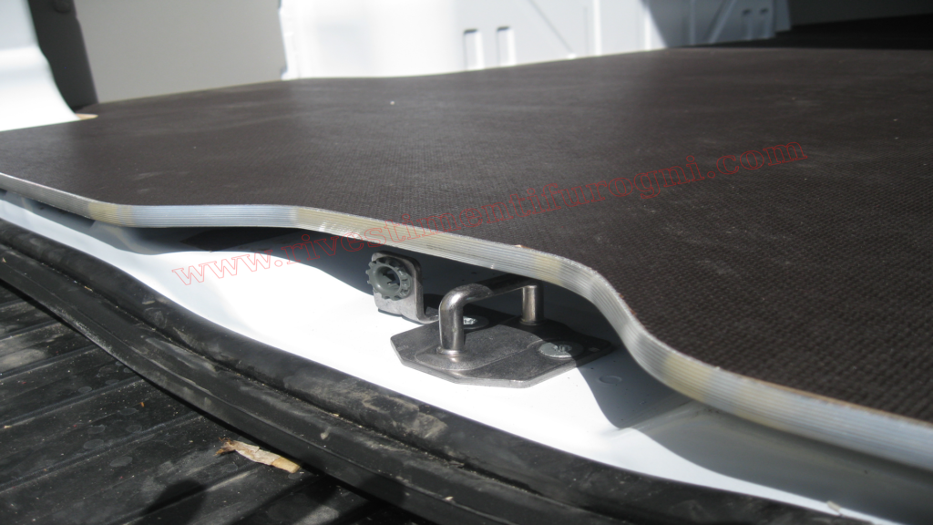 Pianale per Fiat Ducato, Ford Transit, Mercedes-Benz Sprinter, Volkswagen Crafter, Iveco Daily, Renault Master, Peugeot Boxer, Citroën Jumper, Opel Movano, Fiat Doblo, Ford Transit Connect, Renault Kangoo, Citroën Berlingo, Peugeot Partner, Opel Combo, Toyota Proace City, Fiat Scudo, Citroën Jumpy, Peugeot Expert, Toyota Proace, Opel Vivaro, Renault Trafic, Nissan NV300, Dacia Dokker, Renault Express, Volkswagen Caddy, Volkswagen Transporter, Ford Custom, MAN TGE, Mercedes Vito, Hyundai H350, Nissan NV200, Nissan Primastar, Nissan Interstar, Fiat Talento