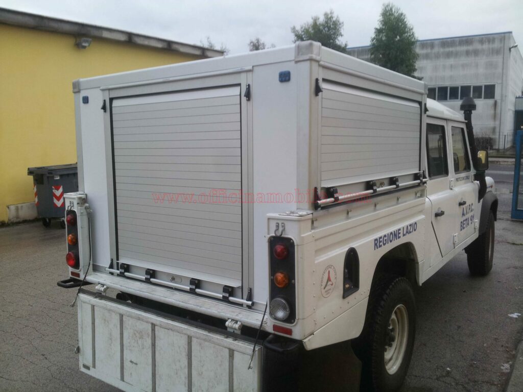 Allestimenti interni per realizzato su Toyota Proace Max con sistema di organizzazione utensili per officine mobili