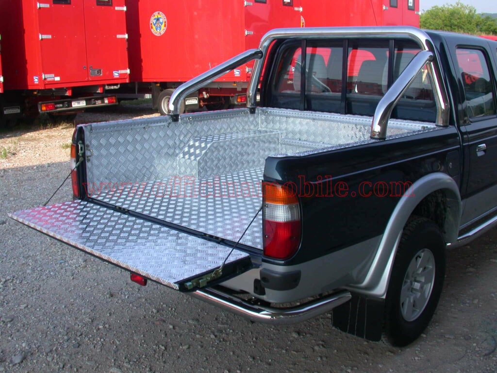 Scaffalature per officine mobili realizzato su Toyota Proace Scaffali modulari per utilizzo professionale